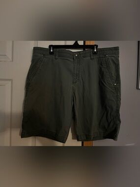 Weatherproof men’s shorts, green, size 40